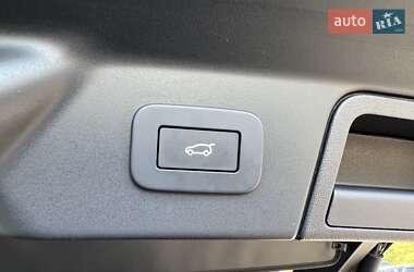 Позашляховик / Кросовер Land Rover Range Rover Velar 2024 в  фото 26 Позашляховик / Кросовер Land Rover Range Rover Velar 2024 в