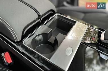 Внедорожник / Кроссовер Land Rover Range Rover Velar 2022 в 