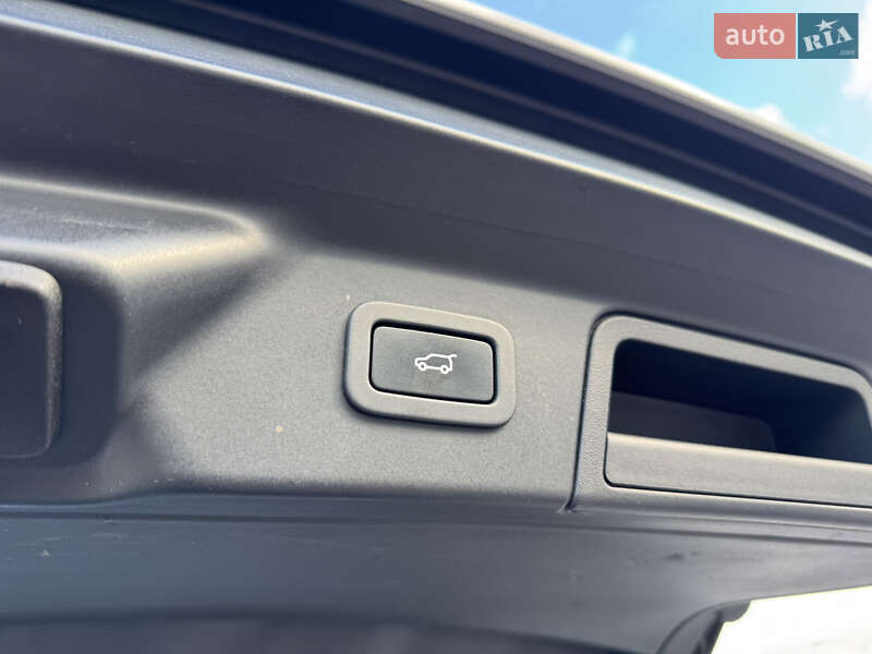 Внедорожник / Кроссовер Land Rover Range Rover Velar 2017 в Киеве фото 26 Внедорожник / Кроссовер Land Rover Range Rover Velar 2017 в Киеве