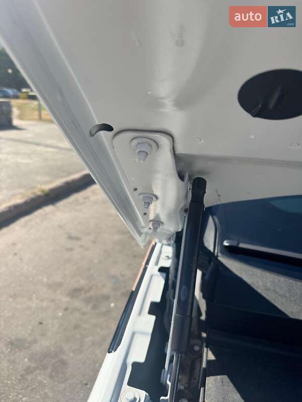 Внедорожник / Кроссовер Land Rover Range Rover Velar 2021 в Киеве фото 33 Внедорожник / Кроссовер Land Rover Range Rover Velar 2021 в Киеве