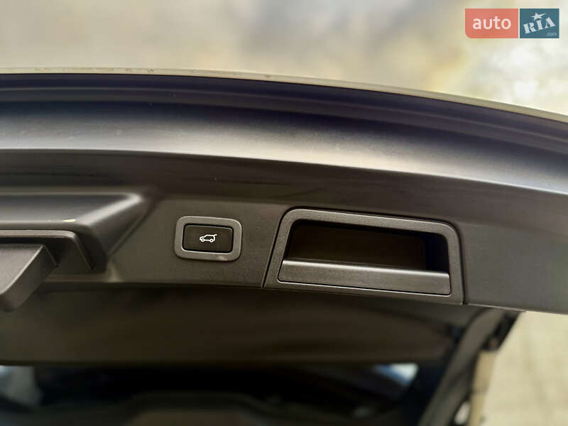 Внедорожник / Кроссовер Land Rover Range Rover Velar 2017 в Тернополе фото 64 Внедорожник / Кроссовер Land Rover Range Rover Velar 2017 в Тернополе