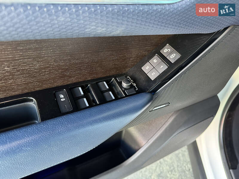 Внедорожник / Кроссовер Land Rover Range Rover Velar 2018 в Виннице фото 32 Внедорожник / Кроссовер Land Rover Range Rover Velar 2018 в Виннице