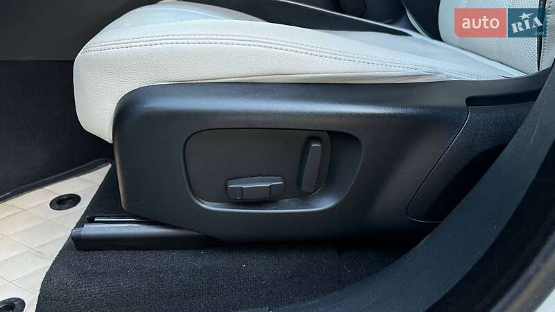 Внедорожник / Кроссовер Land Rover Range Rover Velar 2018 в Львове фото 29 Внедорожник / Кроссовер Land Rover Range Rover Velar 2018 в Львове