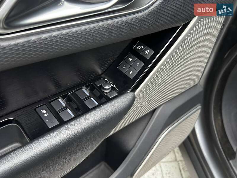 Позашляховик / Кросовер Land Rover Range Rover Velar 2018 в Києві фото 13 Позашляховик / Кросовер Land Rover Range Rover Velar 2018 в Києві