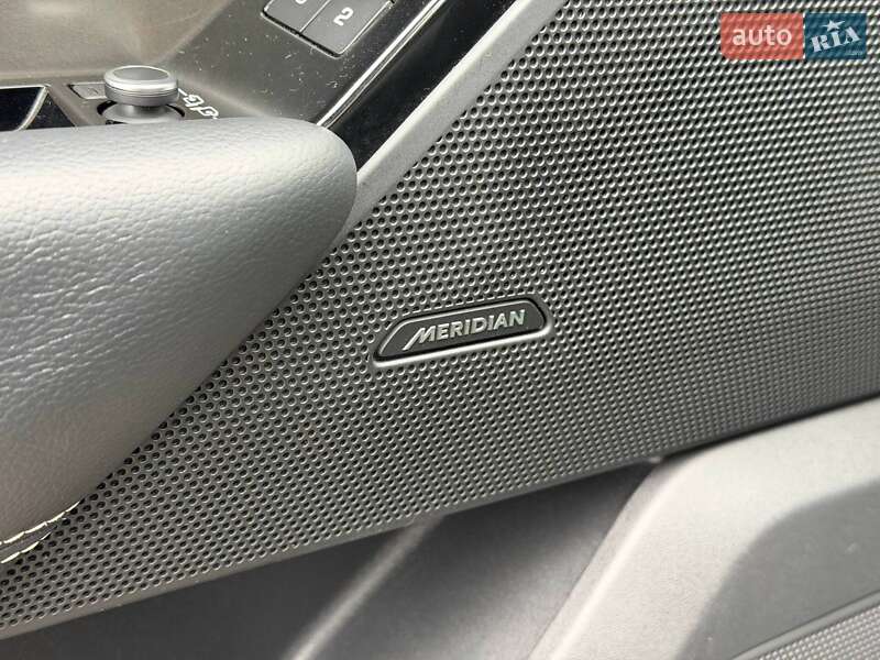 Позашляховик / Кросовер Land Rover Range Rover Velar 2017 в Кривому Розі