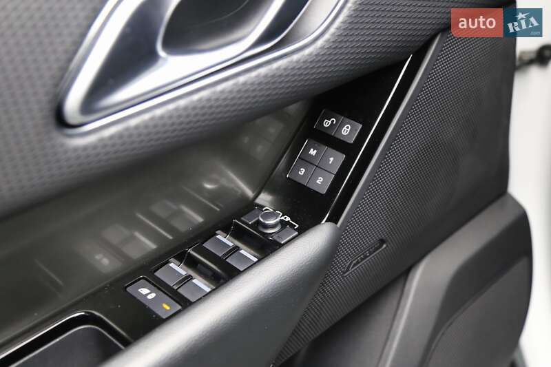 Позашляховик / Кросовер Land Rover Range Rover Velar 2018 в Києві фото 30 Позашляховик / Кросовер Land Rover Range Rover Velar 2018 в Києві