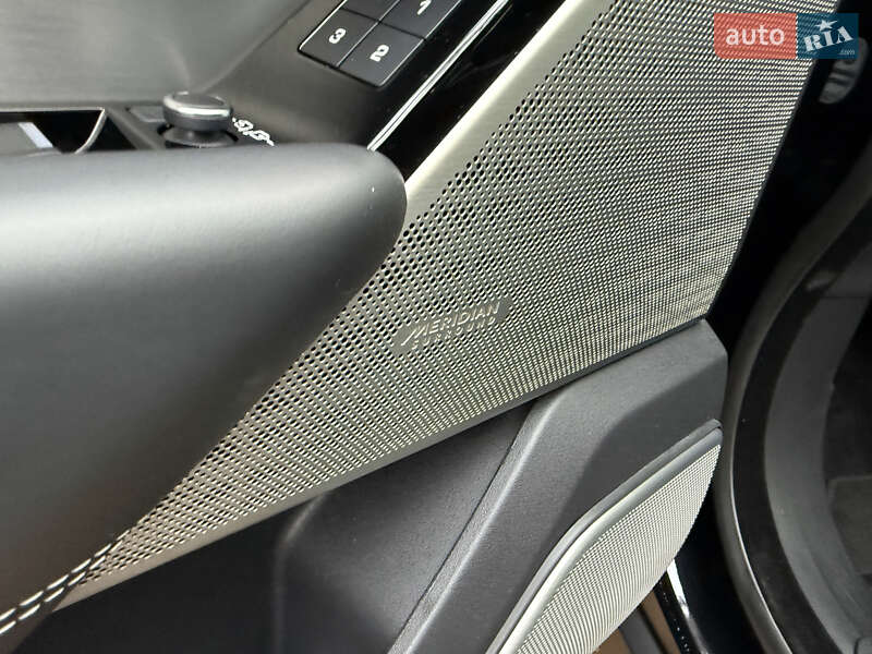 Внедорожник / Кроссовер Land Rover Range Rover Velar 2019 в Киеве фото 68 Внедорожник / Кроссовер Land Rover Range Rover Velar 2019 в Киеве