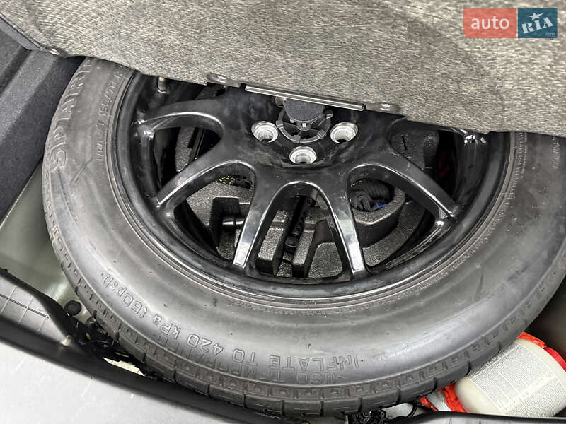 Внедорожник / Кроссовер Land Rover Range Rover Velar 2019 в Киеве фото 134 Внедорожник / Кроссовер Land Rover Range Rover Velar 2019 в Киеве