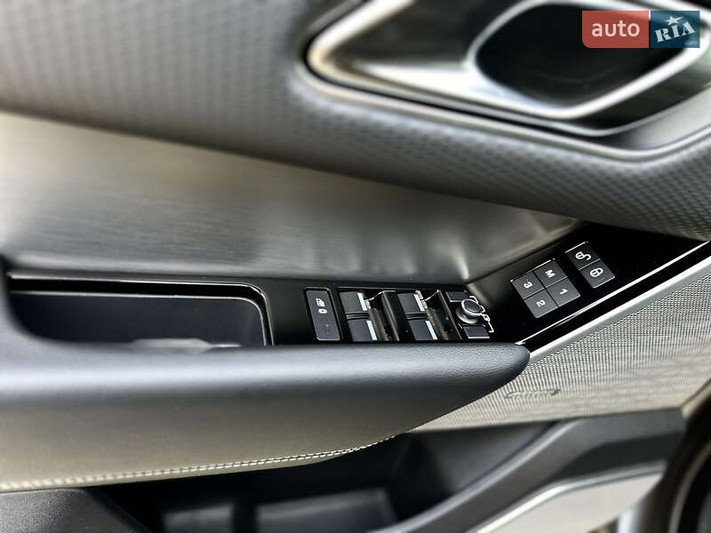 Внедорожник / Кроссовер Land Rover Range Rover Velar 2018 в Ивано-Франковске фото 25 Внедорожник / Кроссовер Land Rover Range Rover Velar 2018 в Ивано-Франковске