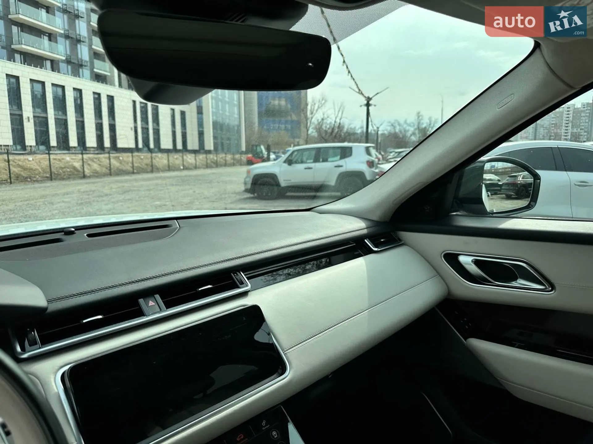2017 Land Rover Range Rover Velar - мініатюра 31