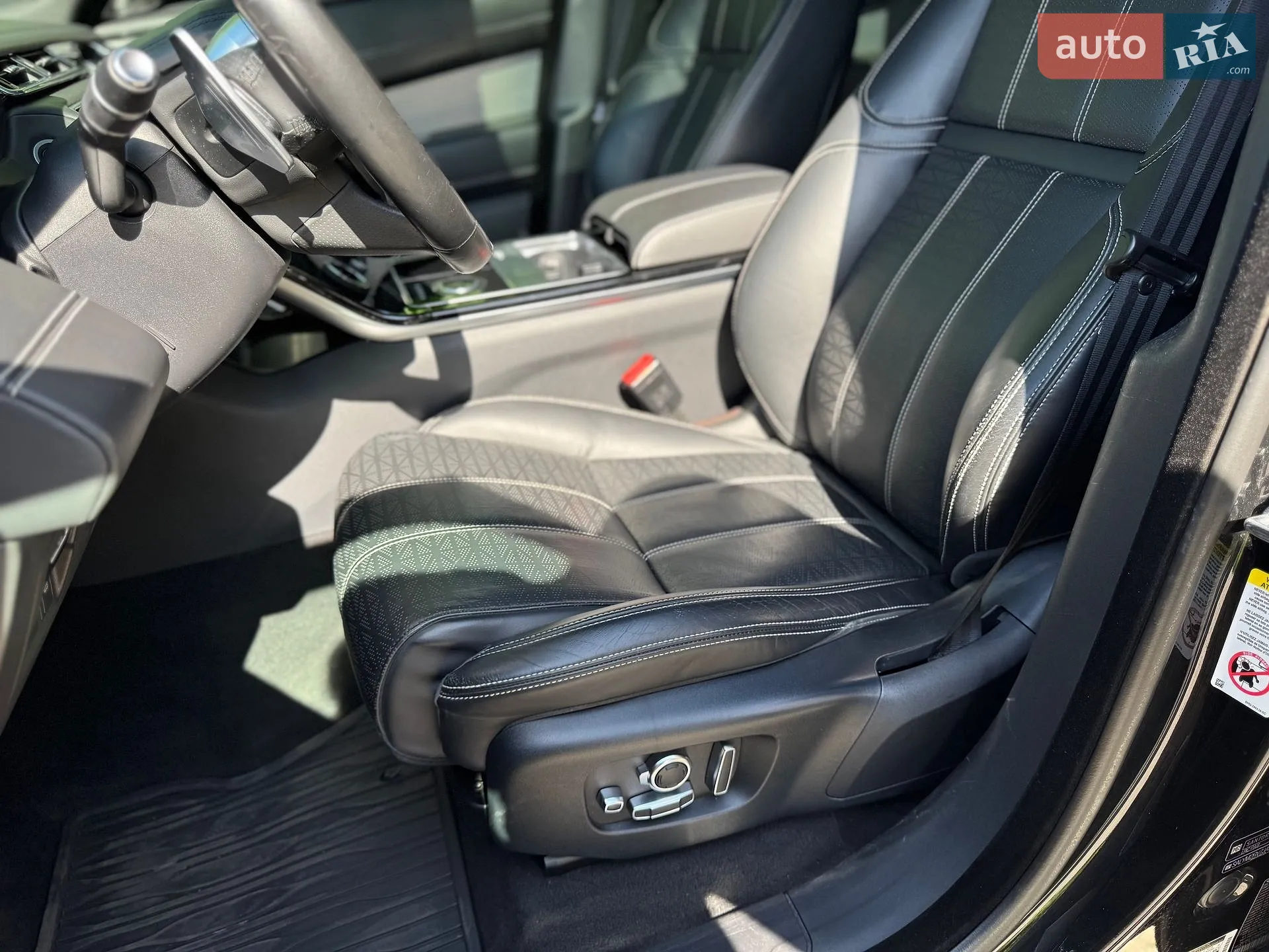 2018 Land Rover Range Rover Velar - мініатюра 32