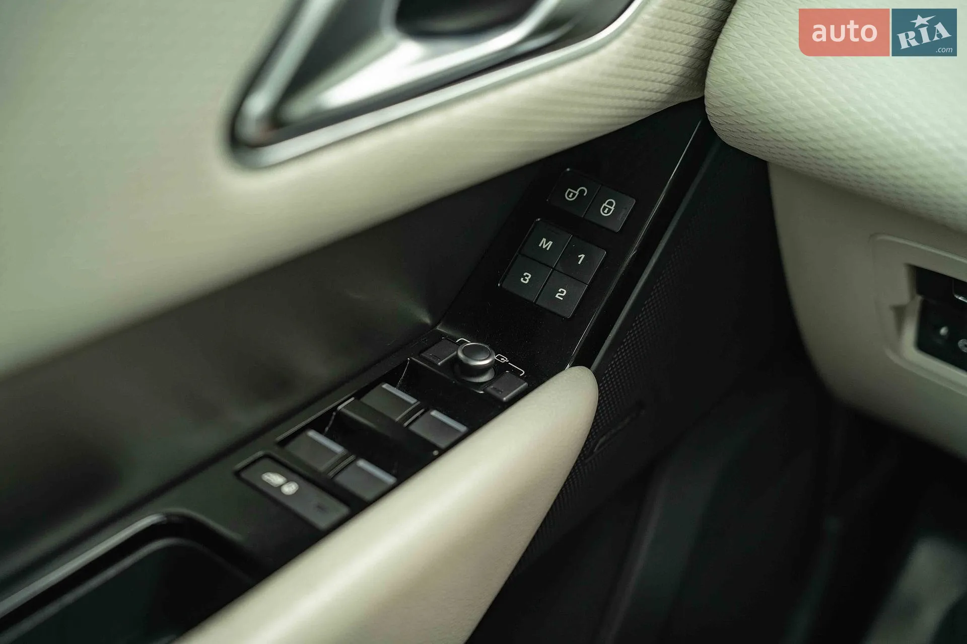 2018 Land Rover Range Rover Velar - мініатюра 18