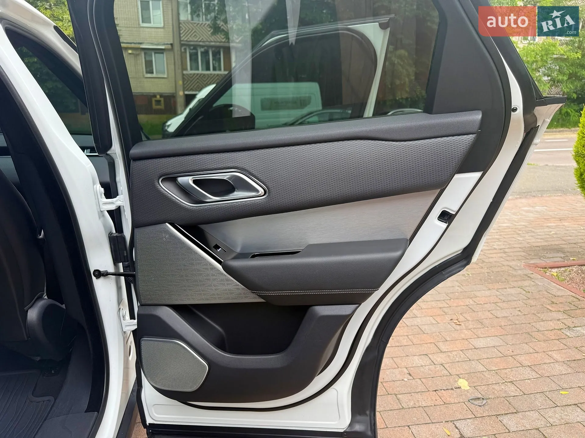 2017 Land Rover Range Rover Velar - мініатюра 41