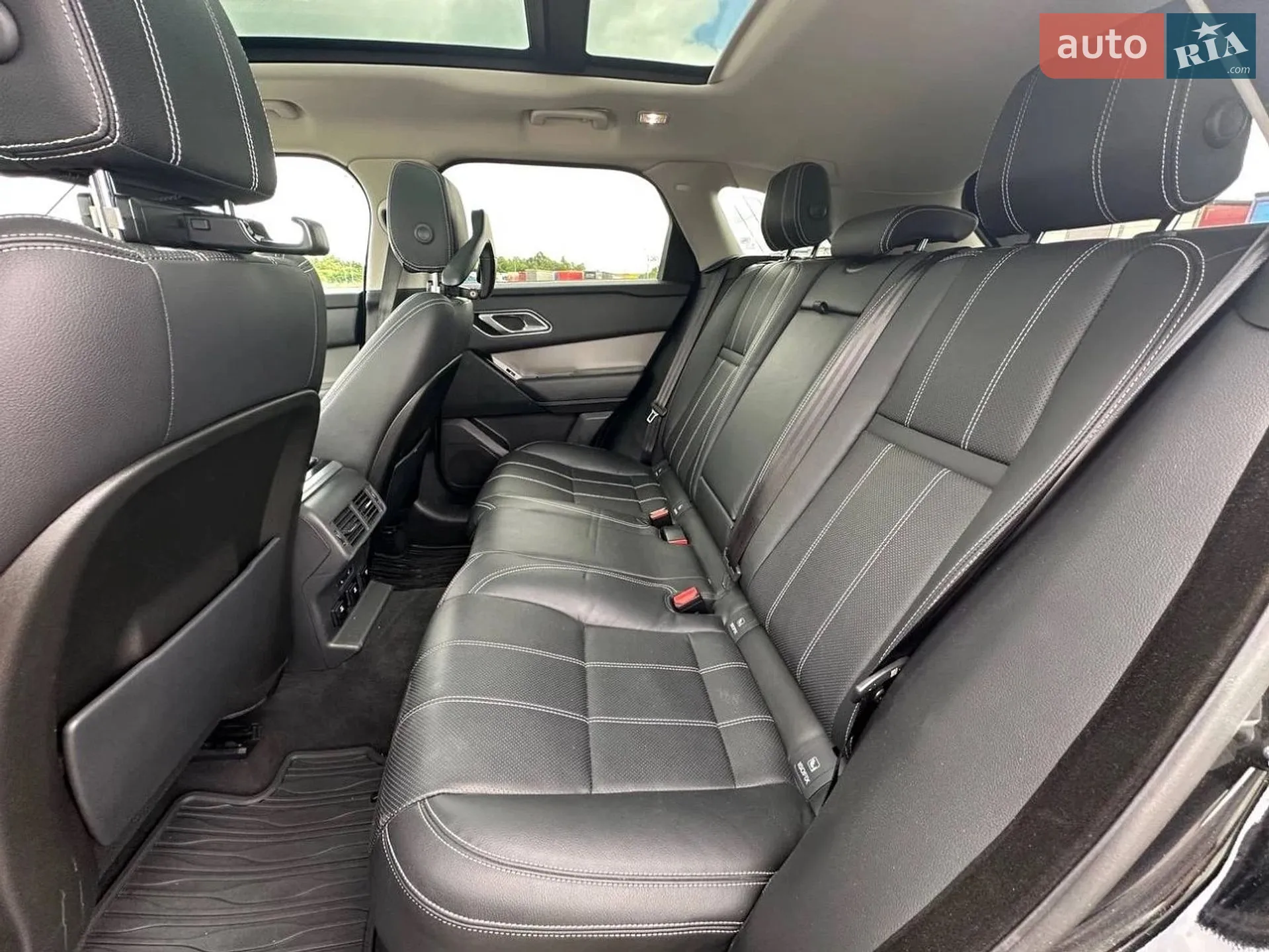2017 Land Rover Range Rover Velar - мініатюра 18