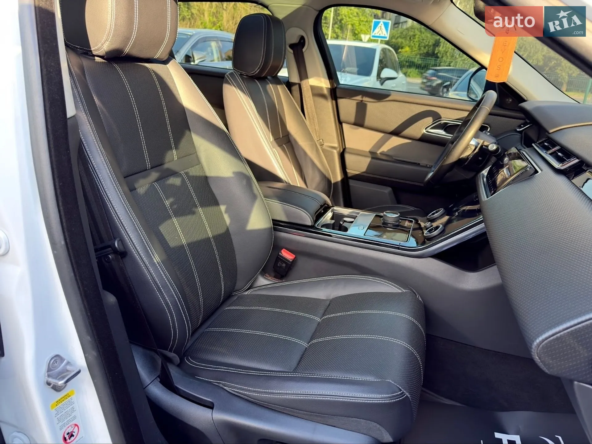 2017 Land Rover Range Rover Velar - мініатюра 28