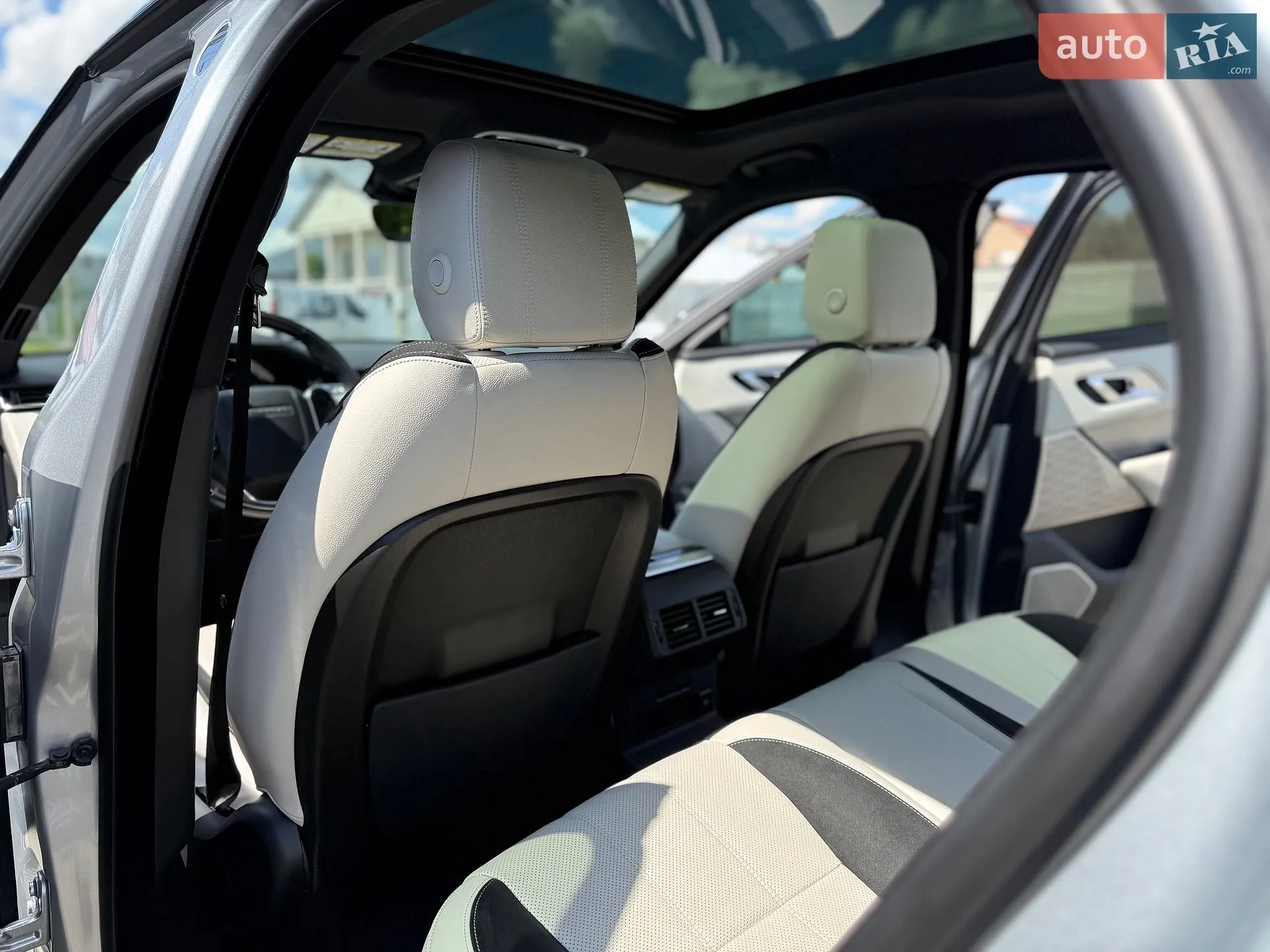 2018 Land Rover Range Rover Velar - мініатюра 25
