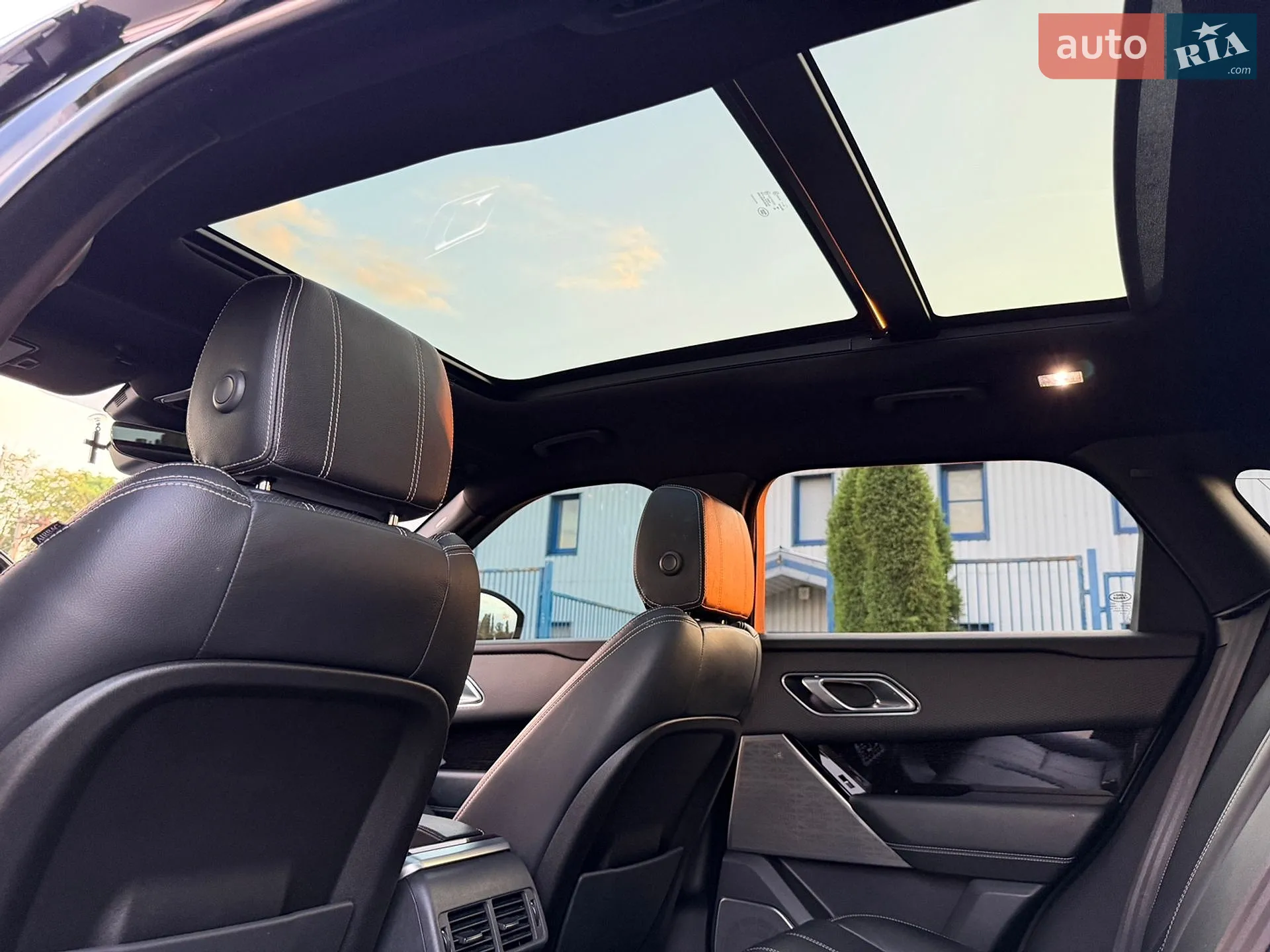2019 Land Rover Range Rover Velar - мініатюра 18