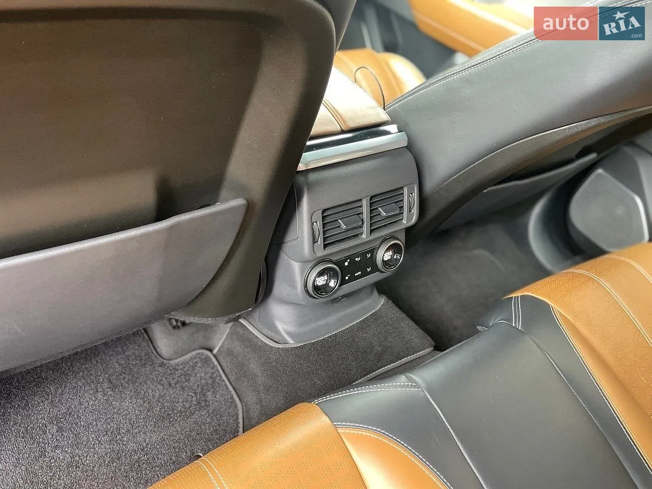 2018 Land Rover Range Rover Velar - мініатюра 34