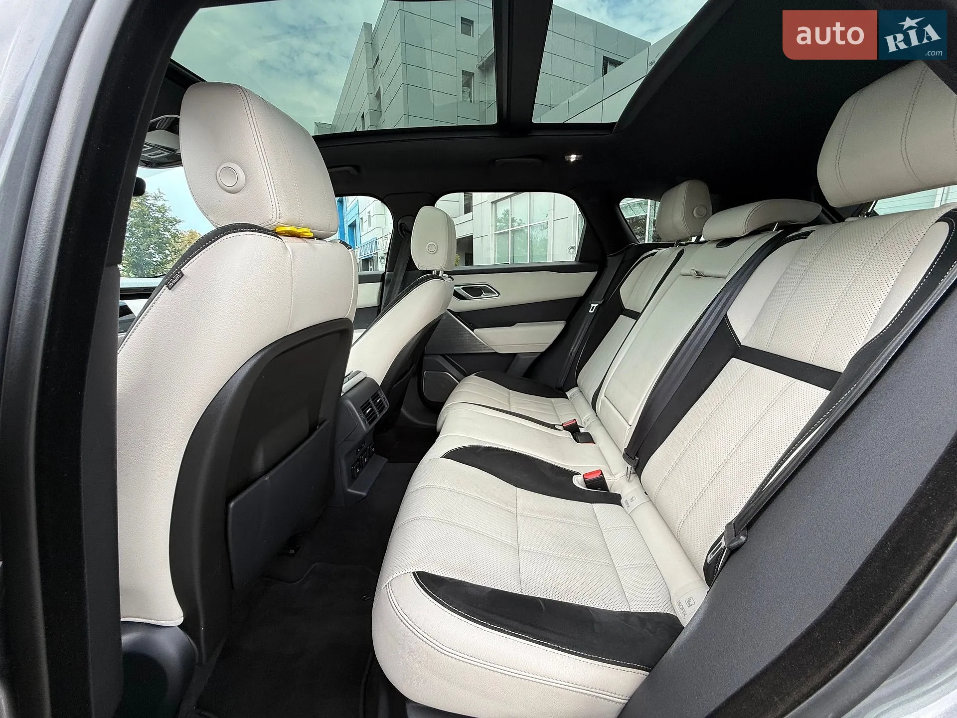 2019 Land Rover Range Rover Velar - мініатюра 18