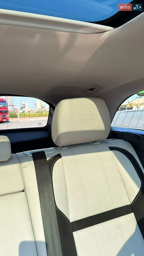 2019 Land Rover Range Rover Velar - мініатюра 31