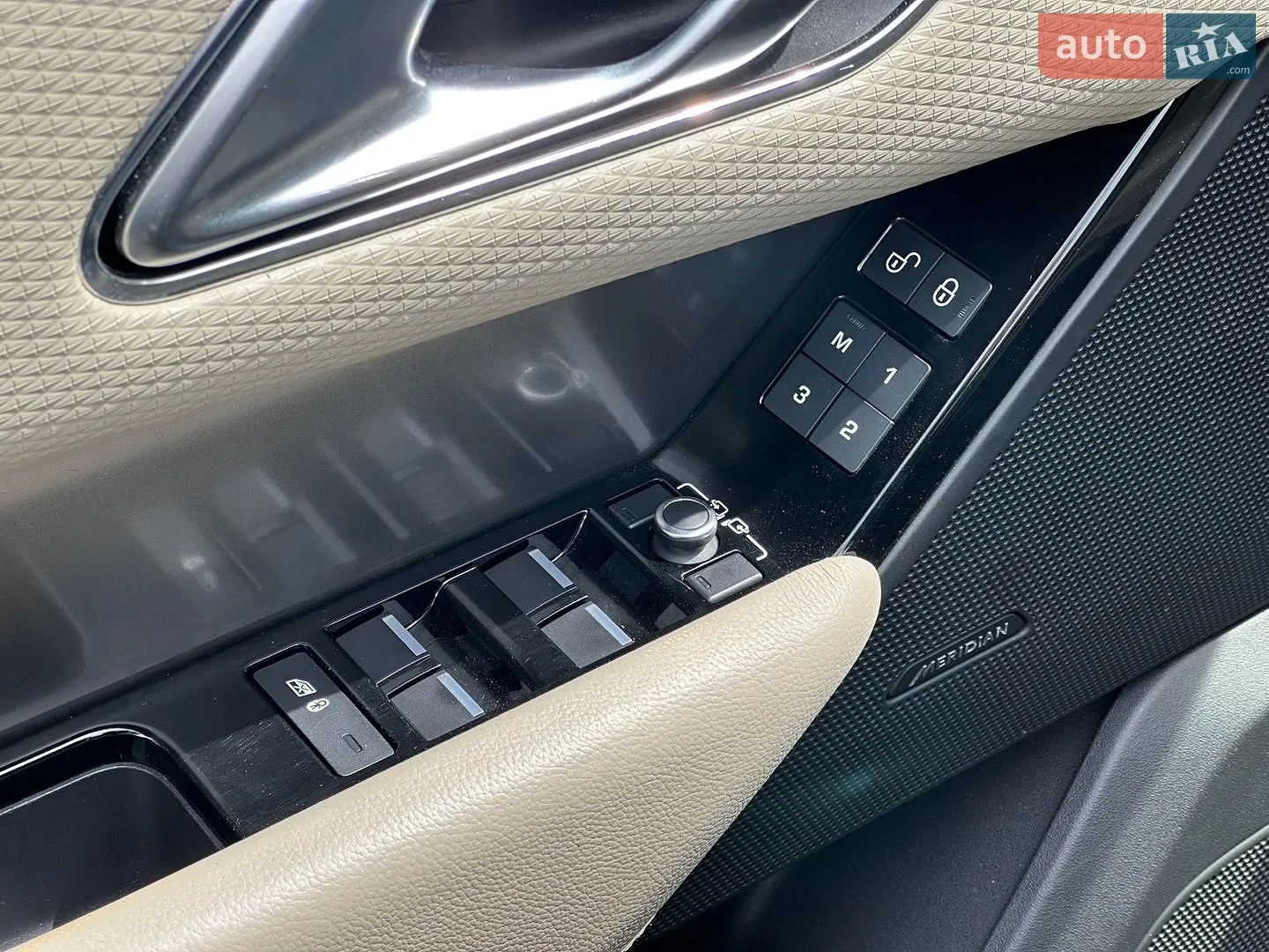 2019 Land Rover Range Rover Velar - мініатюра 19