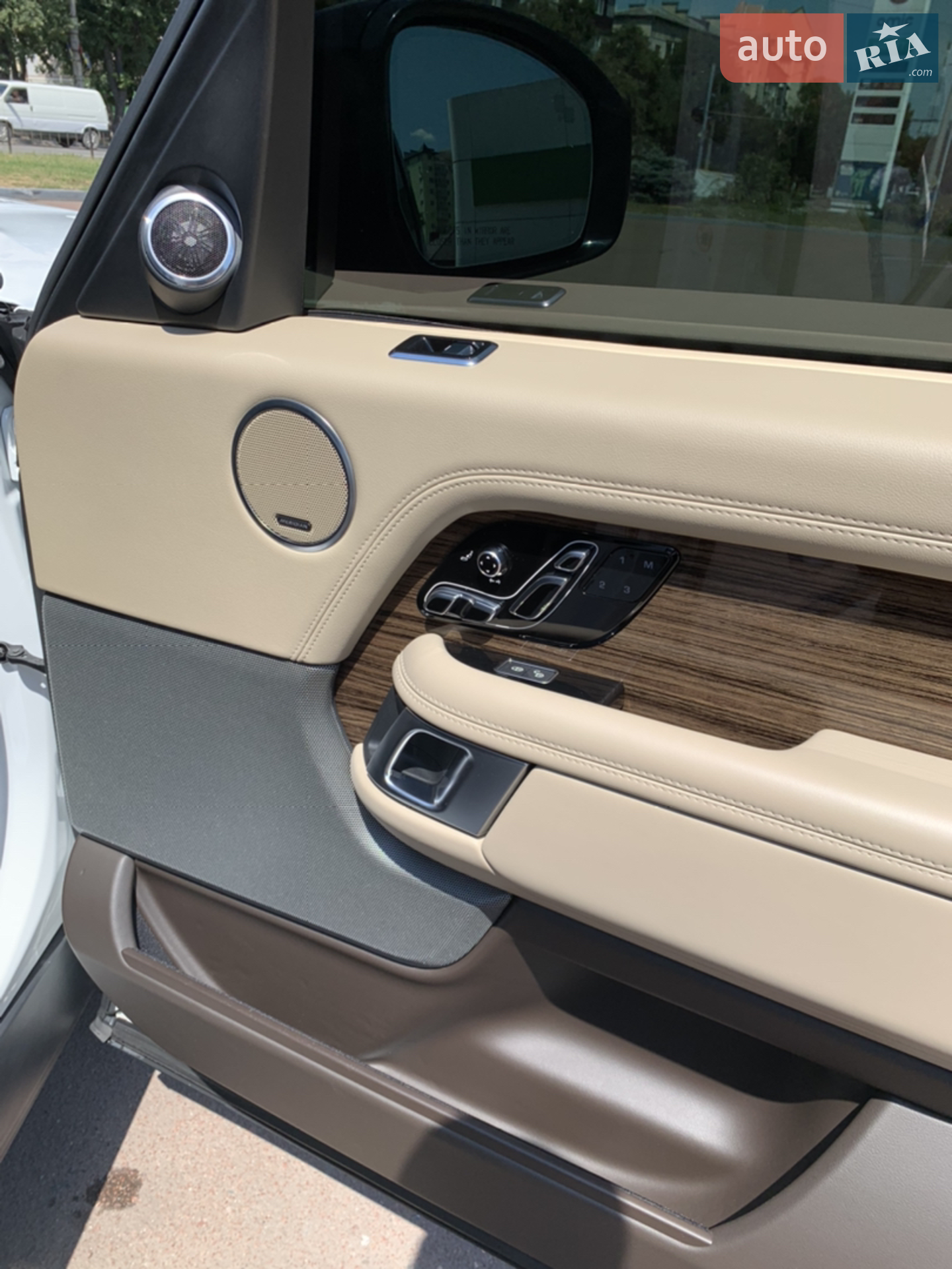 2018 Land Rover Range Rover - мініатюра 18