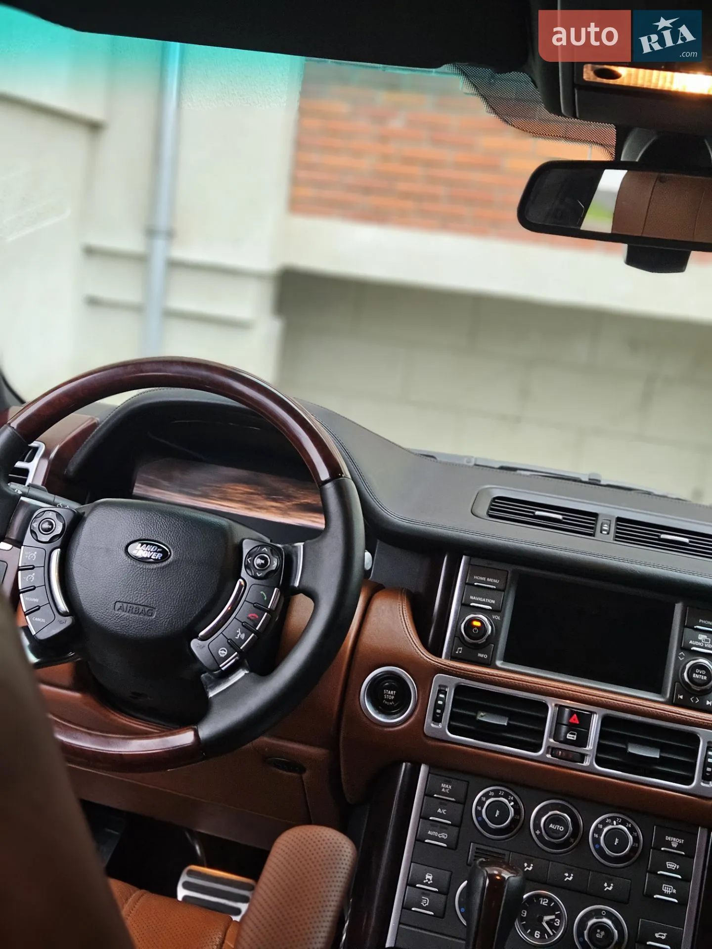 2010 Land Rover Range Rover - мініатюра 23