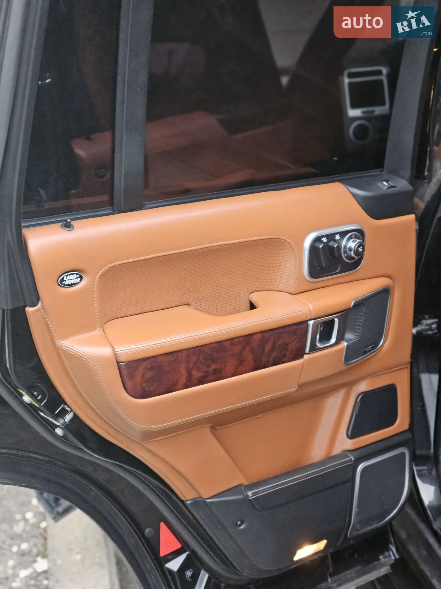 2010 Land Rover Range Rover - мініатюра 24