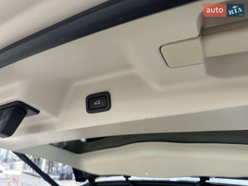 Внедорожник / Кроссовер Land Rover Range Rover 2017 в Киеве