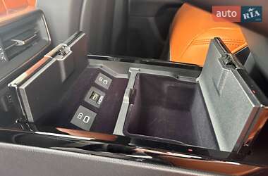 Позашляховик / Кросовер Land Rover Range Rover 2023 в 