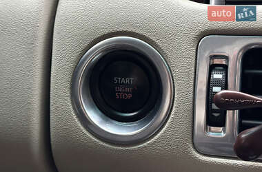 Позашляховик / Кросовер Land Rover Range Rover 2011 в 