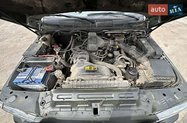 Позашляховик / Кросовер Land Rover Range Rover 1997 в 