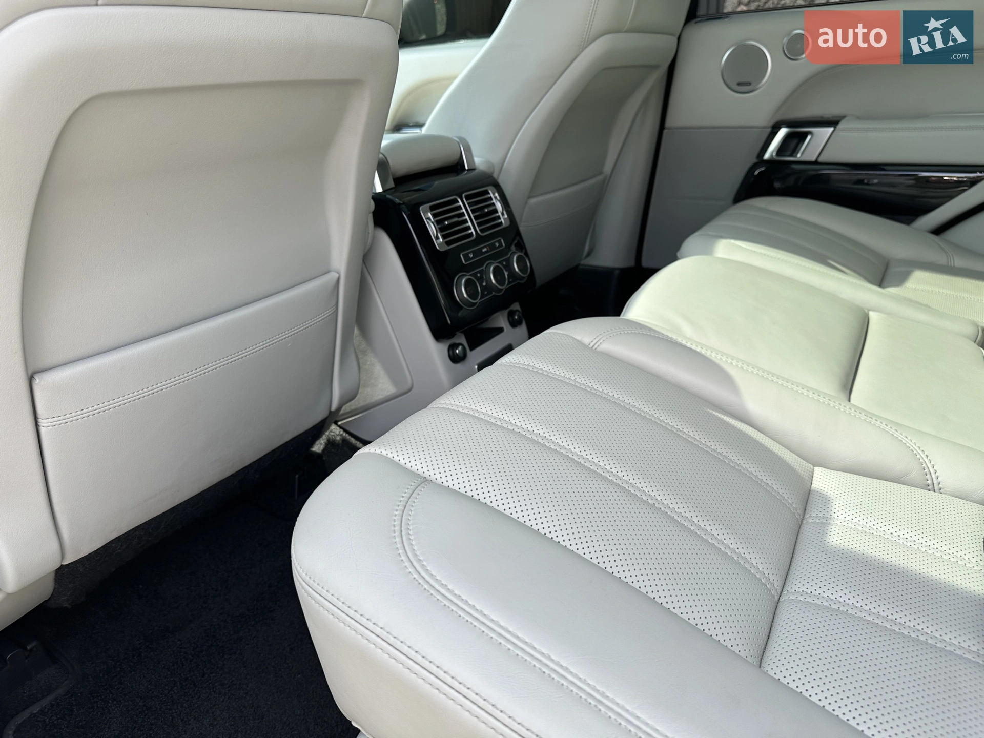 2016 Land Rover Range Rover - мініатюра 39