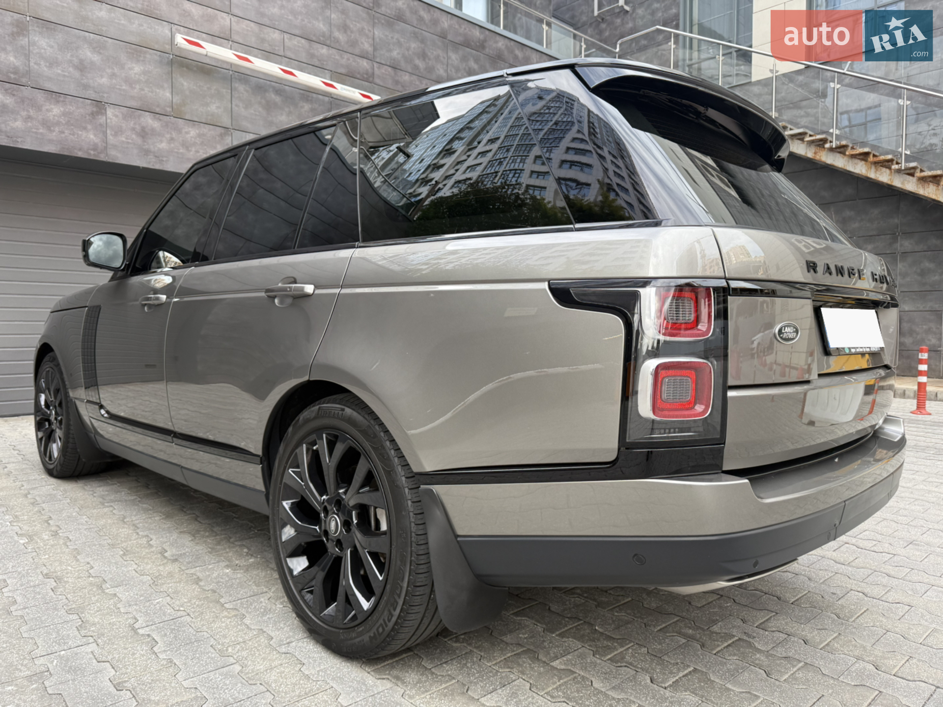 2020 Land Rover Range Rover - мініатюра 25