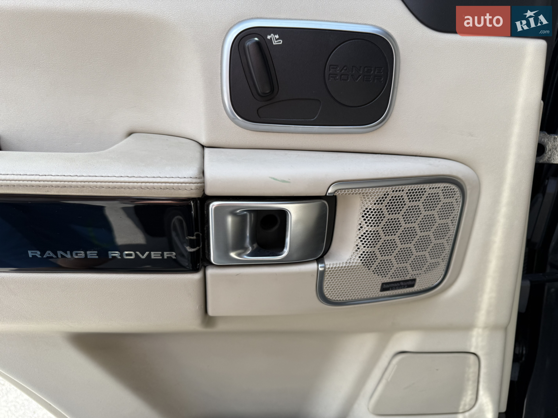 2011 Land Rover Range Rover - мініатюра 18