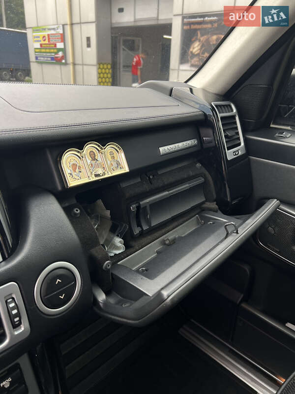 Внедорожник / Кроссовер Land Rover Range Rover 2005 в Черновцах