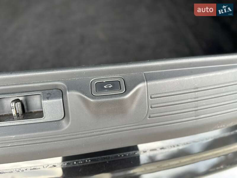 Внедорожник / Кроссовер Land Rover Range Rover 2015 в Луцке фото 38 Внедорожник / Кроссовер Land Rover Range Rover 2015 в Луцке