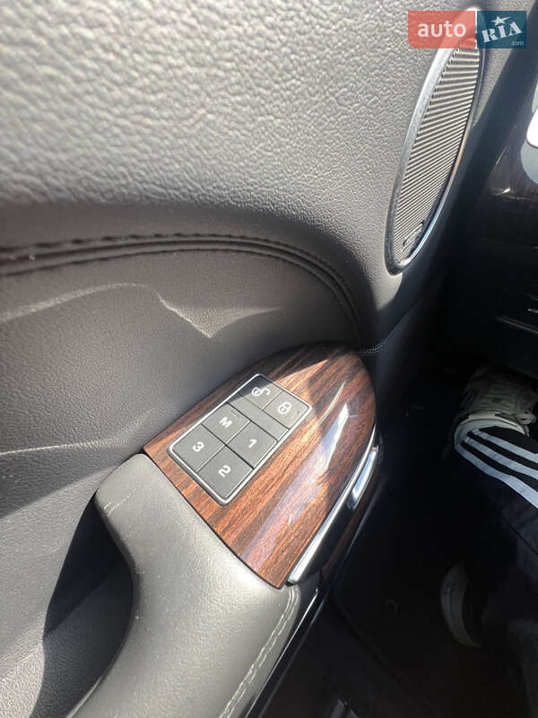 Внедорожник / Кроссовер Land Rover Range Rover 2015 в Дубно