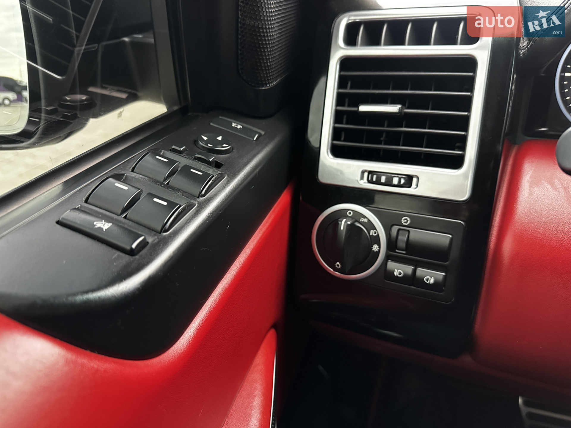 2011 Land Rover Range Rover - мініатюра 38