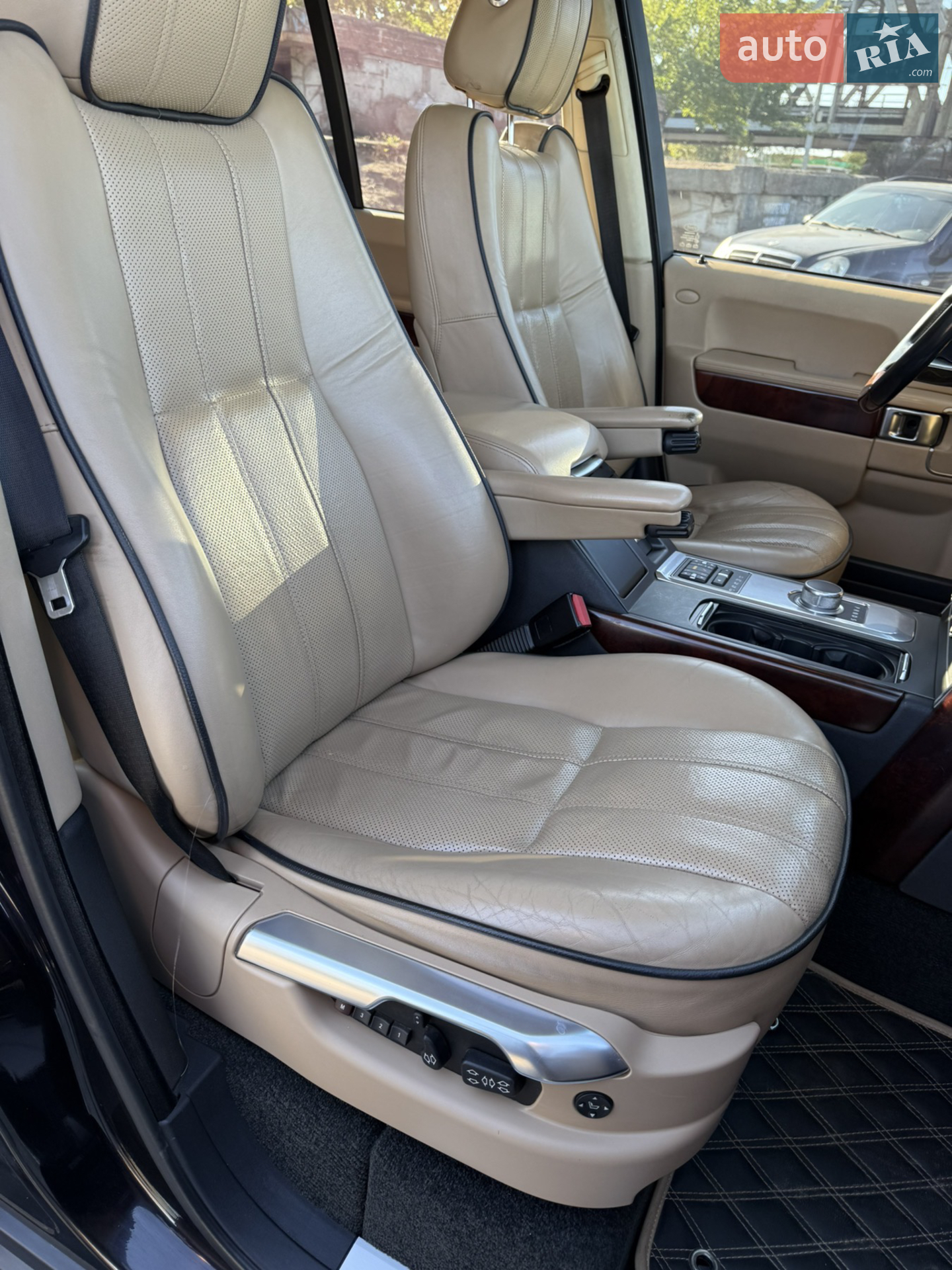 2011 Land Rover Range Rover - мініатюра 14