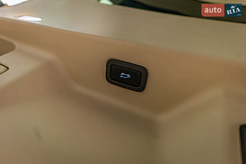 Внедорожник / Кроссовер Land Rover Range Rover 2017 в Киеве