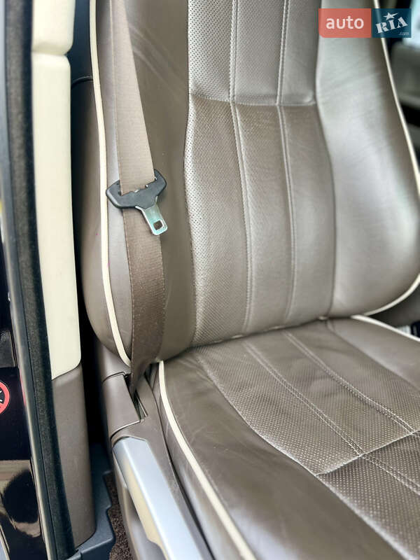 Внедорожник / Кроссовер Land Rover Range Rover 2011 в Черновцах