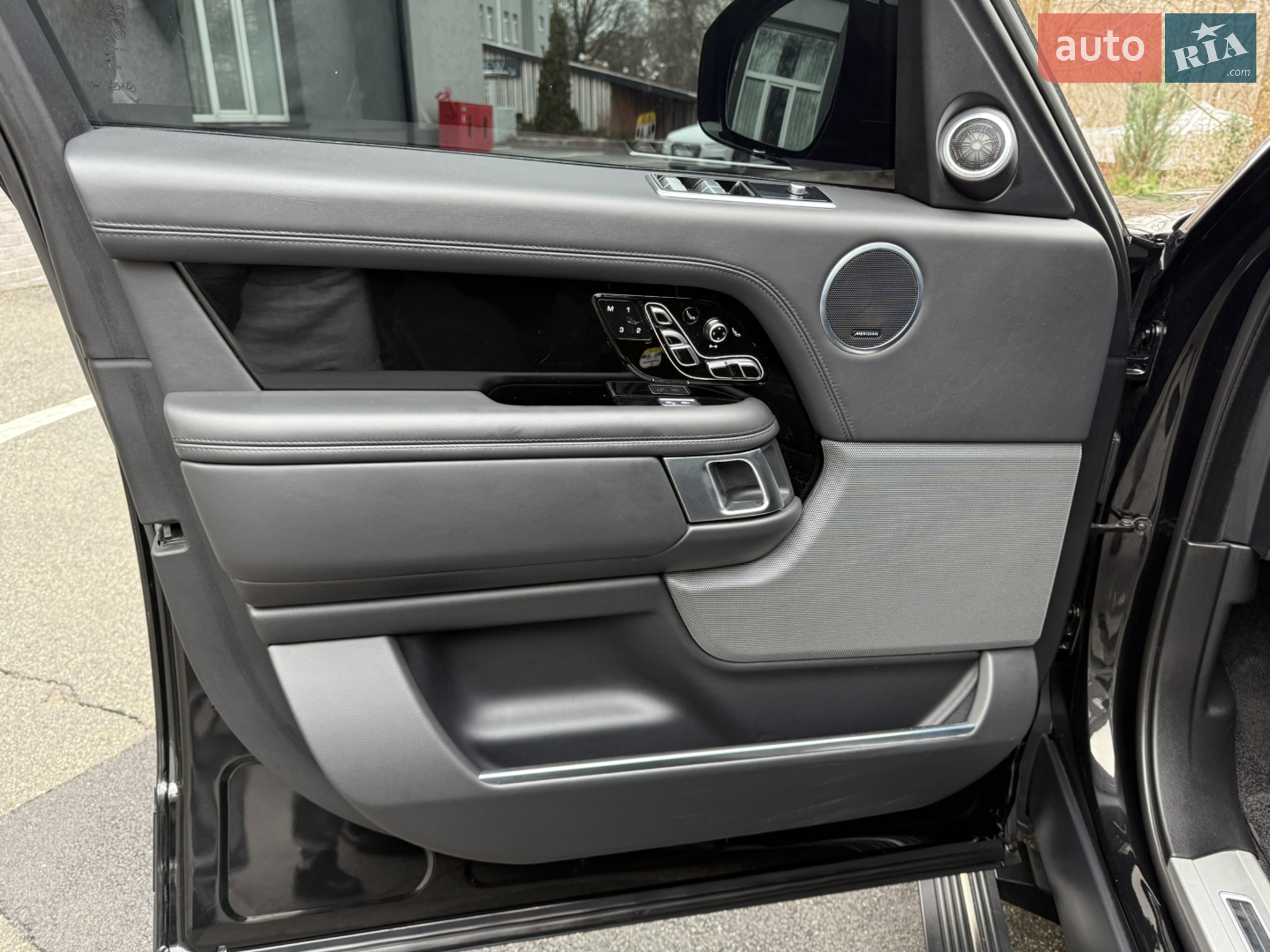 2020 Land Rover Range Rover - мініатюра 26