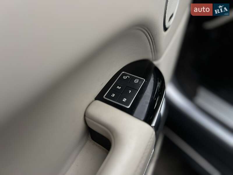 Внедорожник / Кроссовер Land Rover Range Rover 2015 в Киеве фото 44 Внедорожник / Кроссовер Land Rover Range Rover 2015 в Киеве