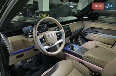 Позашляховик / Кросовер Land Rover Range Rover 2024 в  фото 24 Позашляховик / Кросовер Land Rover Range Rover 2024 в