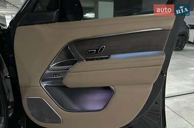 Позашляховик / Кросовер Land Rover Range Rover 2024 в  фото 35 Позашляховик / Кросовер Land Rover Range Rover 2024 в