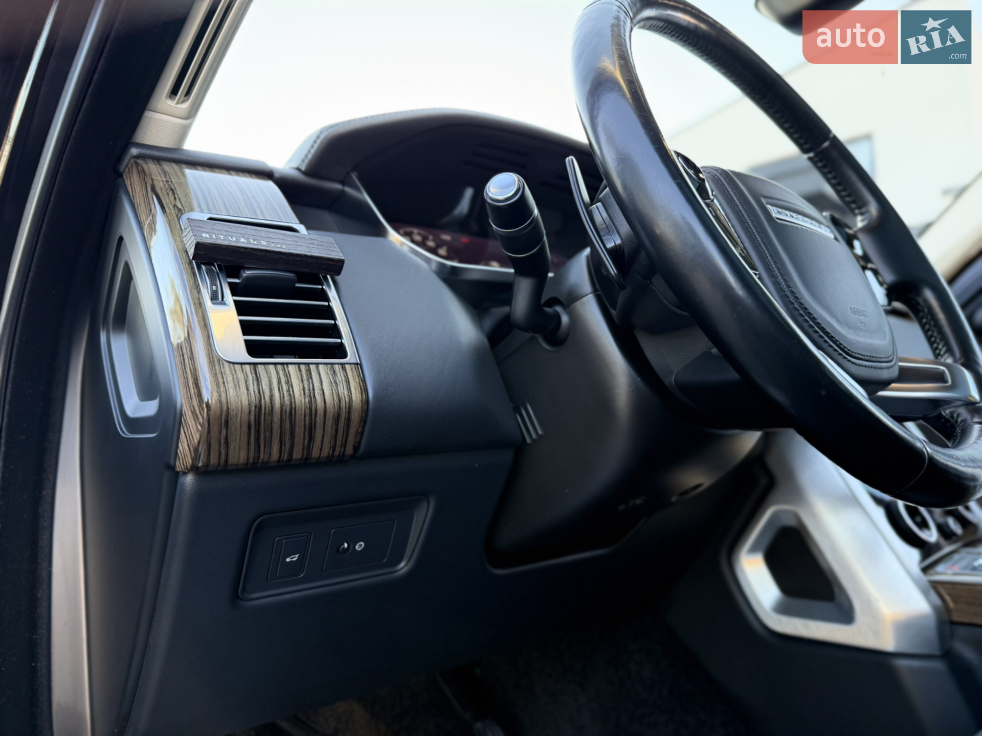 2018 Land Rover Range Rover - мініатюра 32