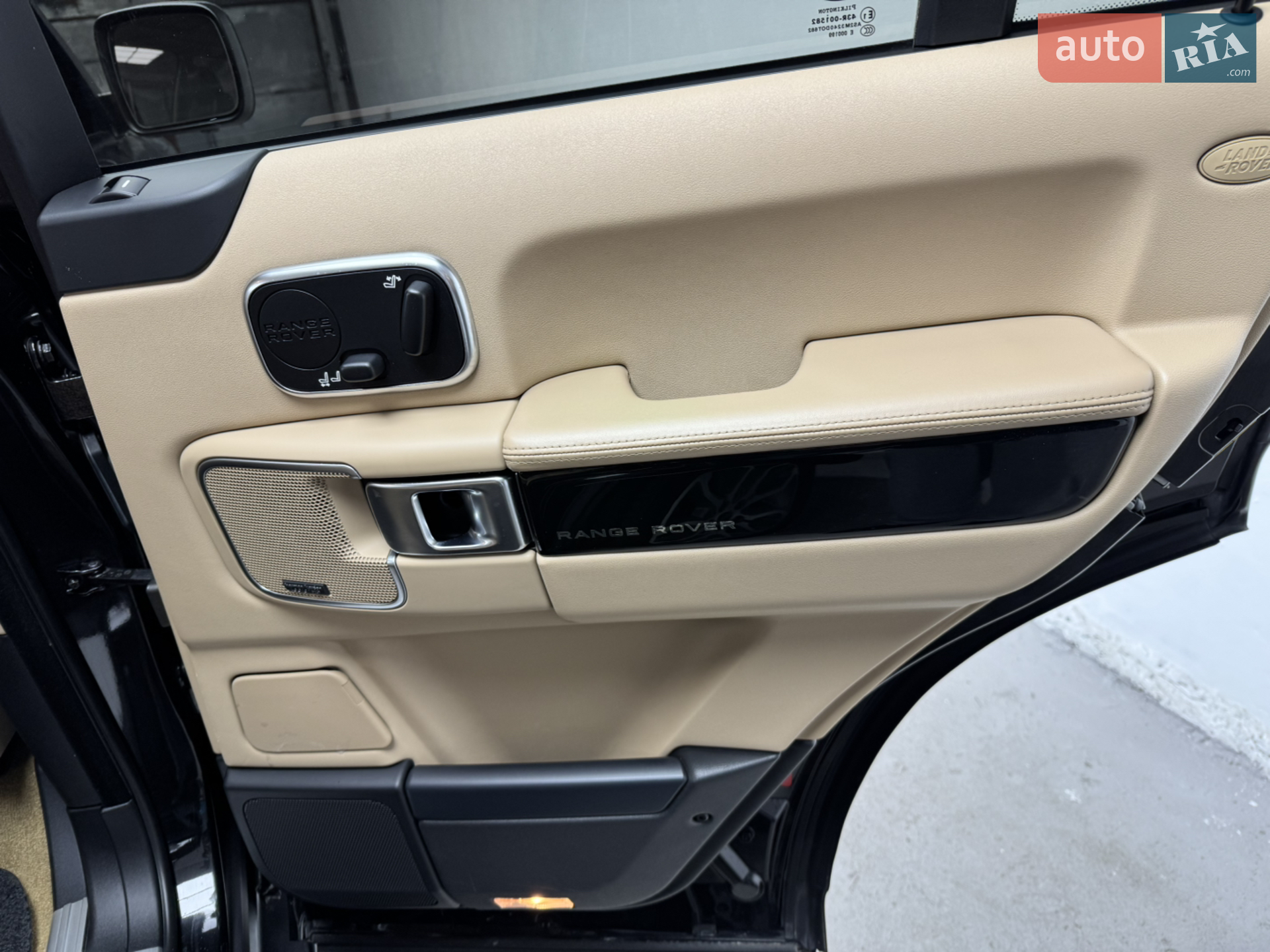 2012 Land Rover Range Rover - мініатюра 21