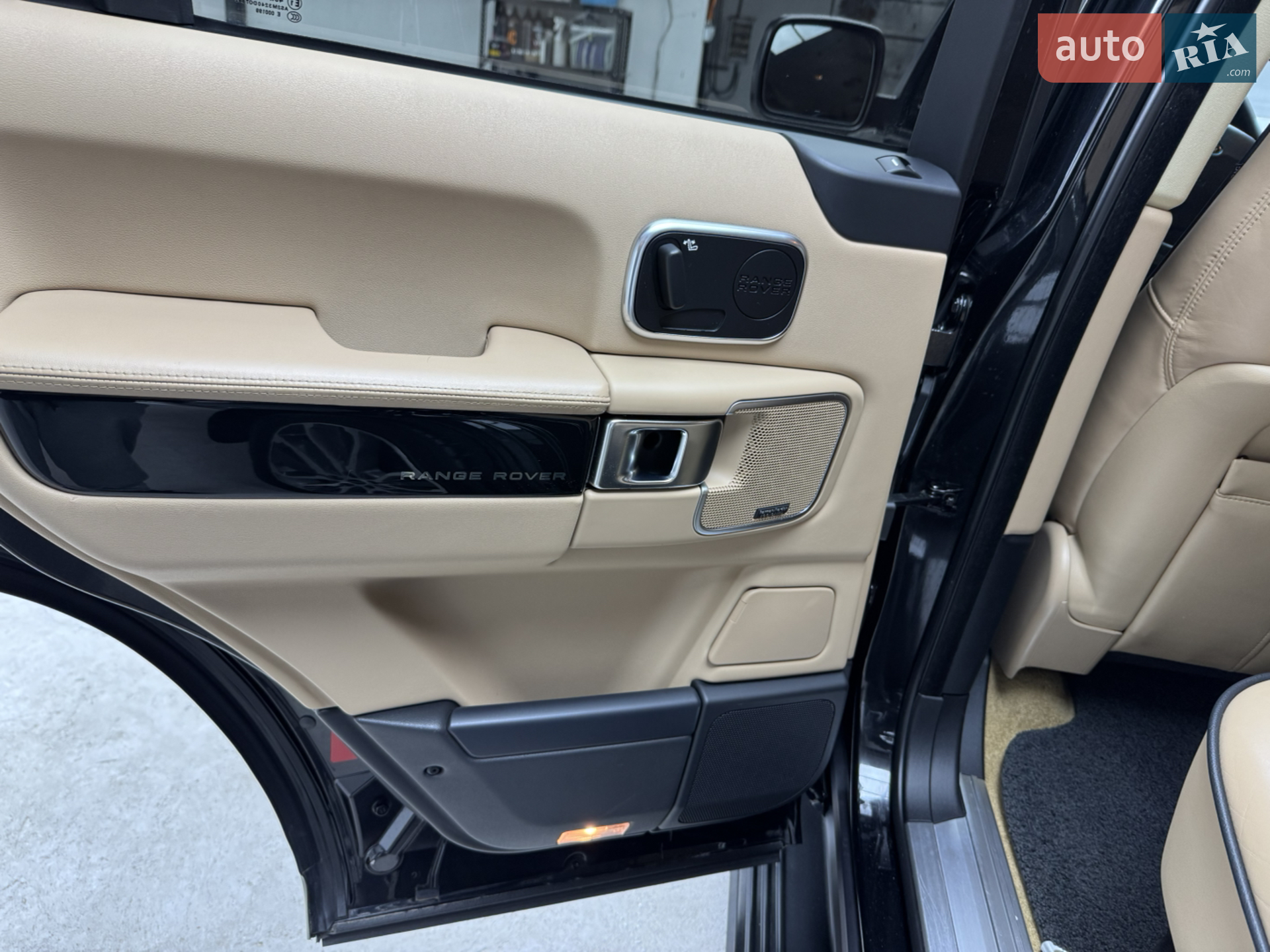 2012 Land Rover Range Rover - мініатюра 29