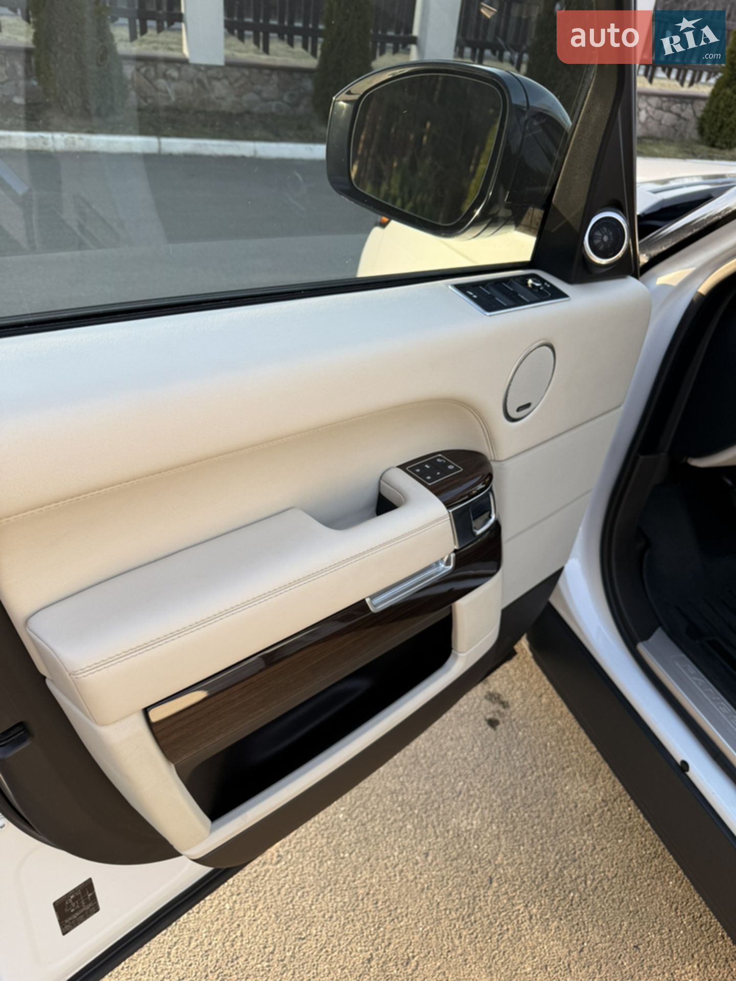 2017 Land Rover Range Rover - мініатюра 21